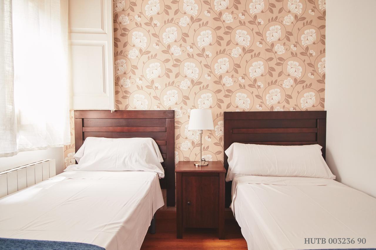 Alcam Rizal Apartment Barcelona Bagian luar foto